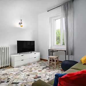 https://ennio-8-bilocale-cool.it-lombardy.com